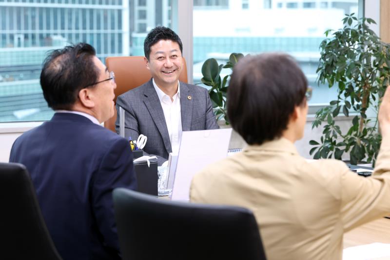 김진경 의장 일간경기 김인창 국장 등 면담_5