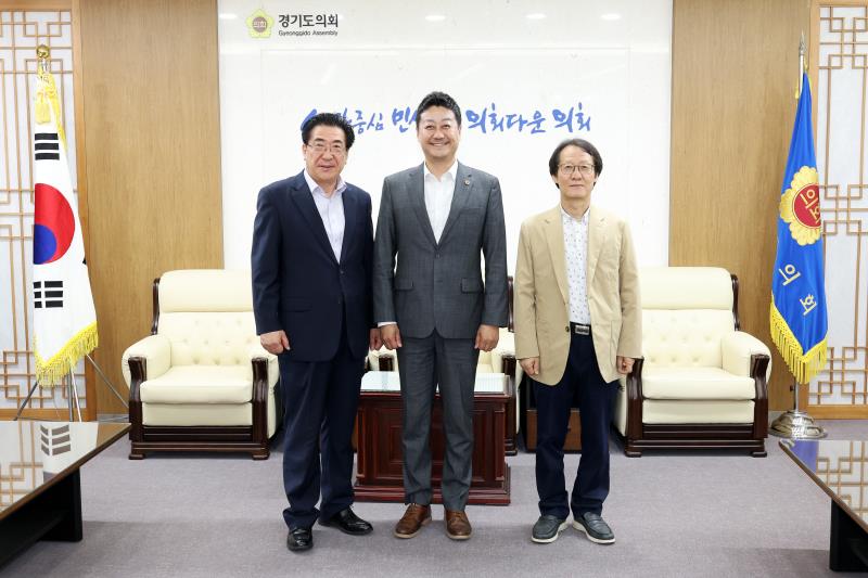 김진경 의장 일간경기 김인창 국장 등 면담