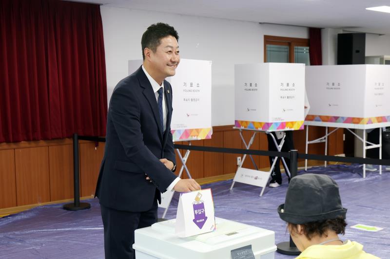 김진경 의장 제21대 대통령 선거 사전투표_7
