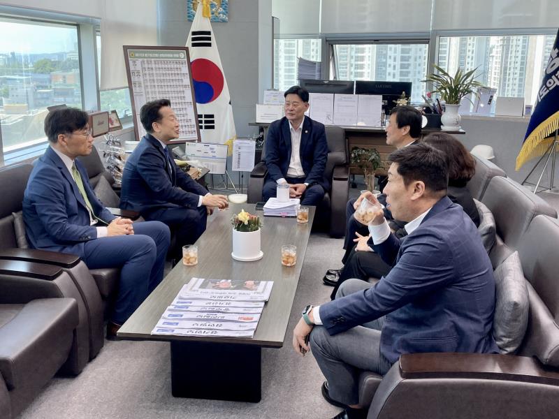 최종현 대표의원, 고영인 경제부지사 접견