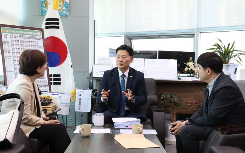 최종현 대표의원, 박현우 한국도서관협회 본부장 접견