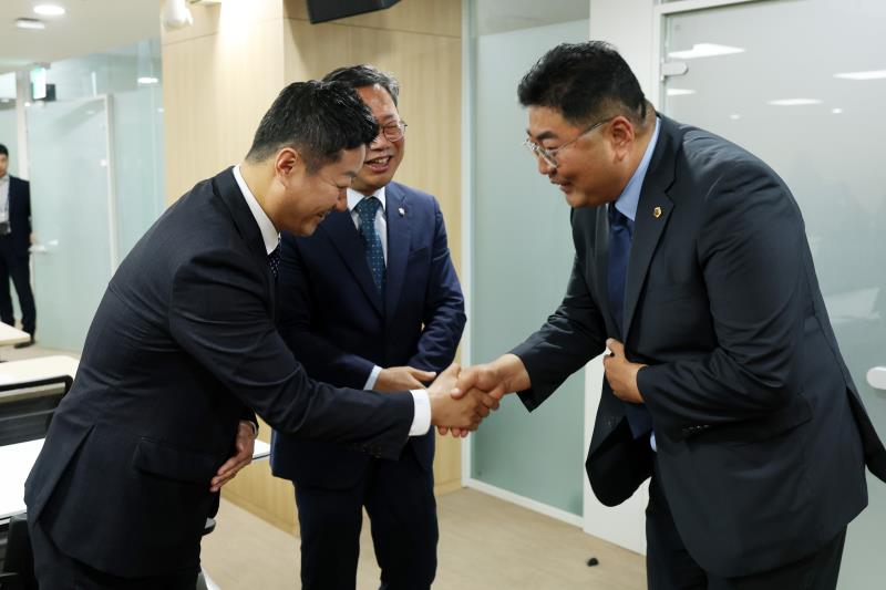 경기도의회 더불어민주당 의원총회_4