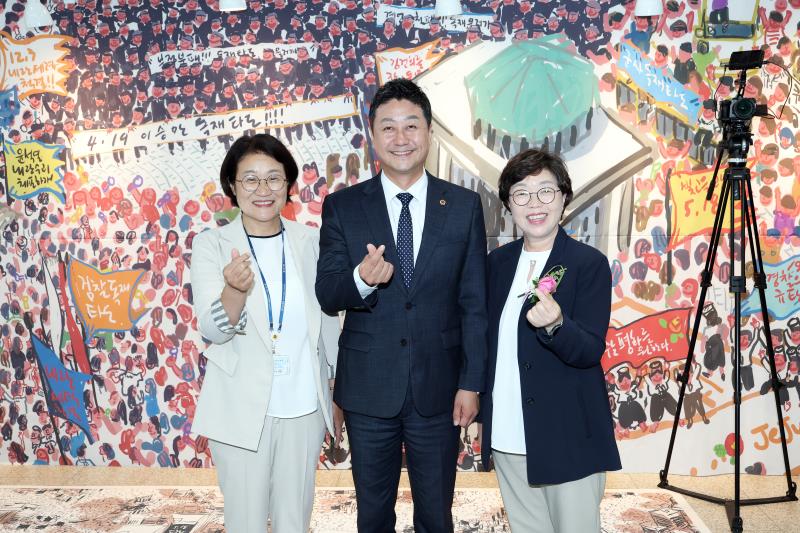 '만화, 시대와 민주주의를 그리다' 展_6