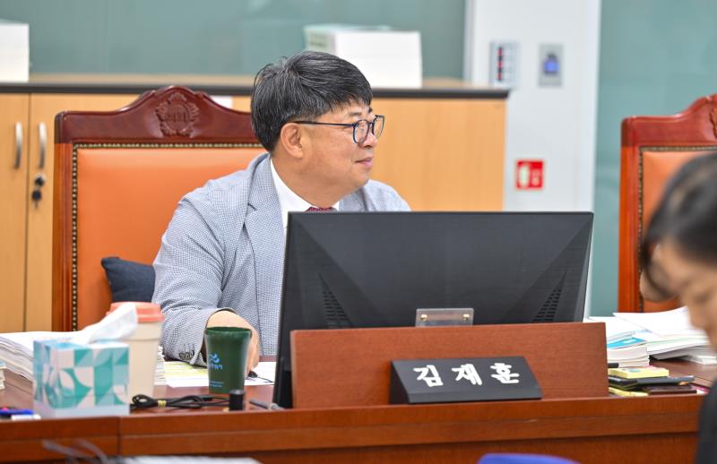 제384회 임시회 제1차 여성가족평생교육위원회_3