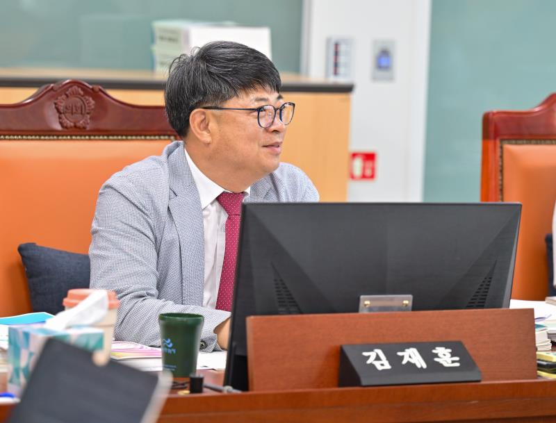 제384회 임시회 제1차 여성가족평생교육위원회_8
