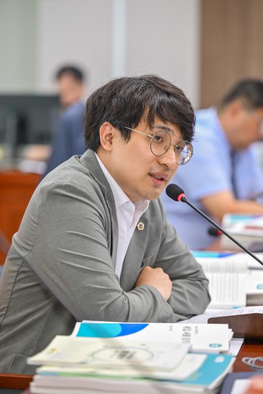 제384회 임시회 제1차 여성가족평생교육위원회_8