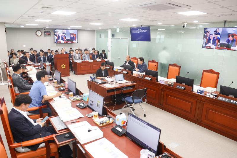 제384회 임시회 제3차 안전행정위원회 사진 10