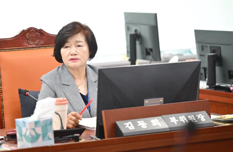 제384회 임시회 제3차 여성가족평생교육위원회_7