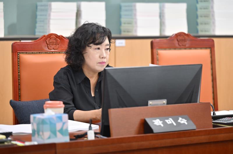 제384회 임시회 제3차 여성가족평생교육위원회_8