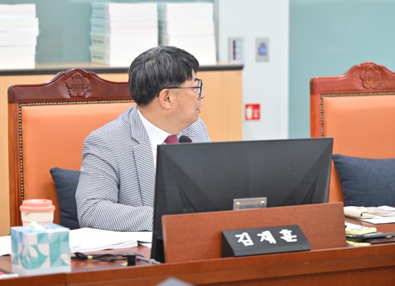 제384회 임시회 제3차 여성가족평생교육위원회_8