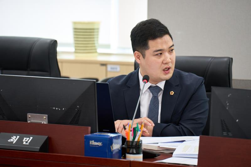 제384회 임시회 제1차 경기도교육청예산결산특별위원회_4
