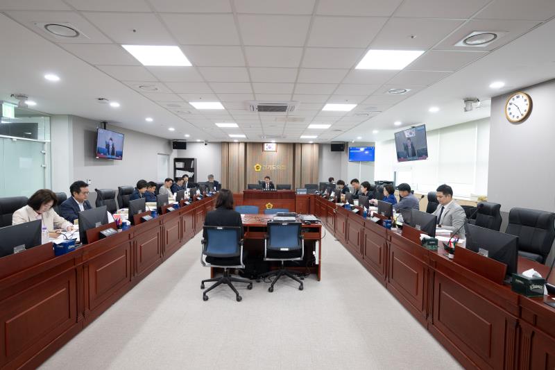 제384회 임시회 제2차 경기도교육청예산결산특별위원회 사진 2