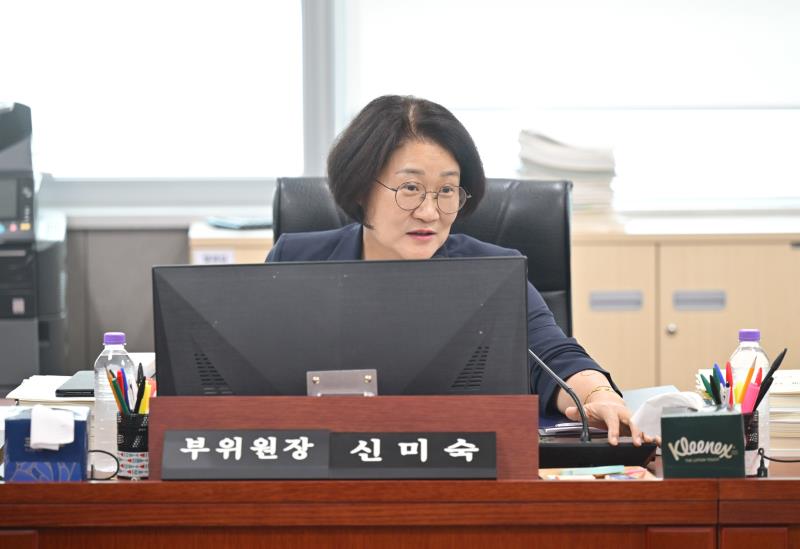 제384회 임시회 제2차 경기도교육청예산결산특별위원회_3