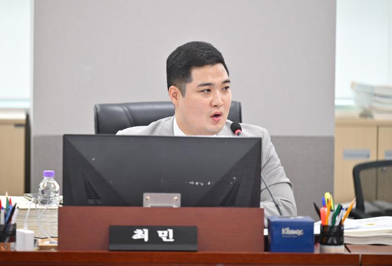 제384회 임시회 제2차 경기도교육청예산결산특별위원회_3