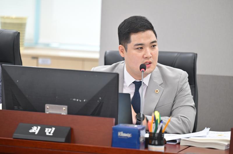 제384회 임시회 제2차 경기도교육청예산결산특별위원회_4