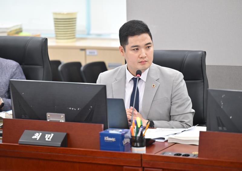 제384회 임시회 제2차 경기도교육청예산결산특별위원회_10