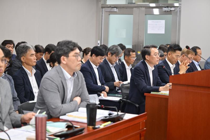 제384회 임시회 제1차 경기도청예산결산특별위원회 사진 3