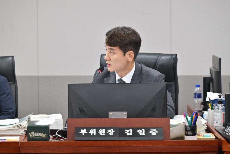 제384회 임시회 제1차 경기도청예산결산특별위원회_3