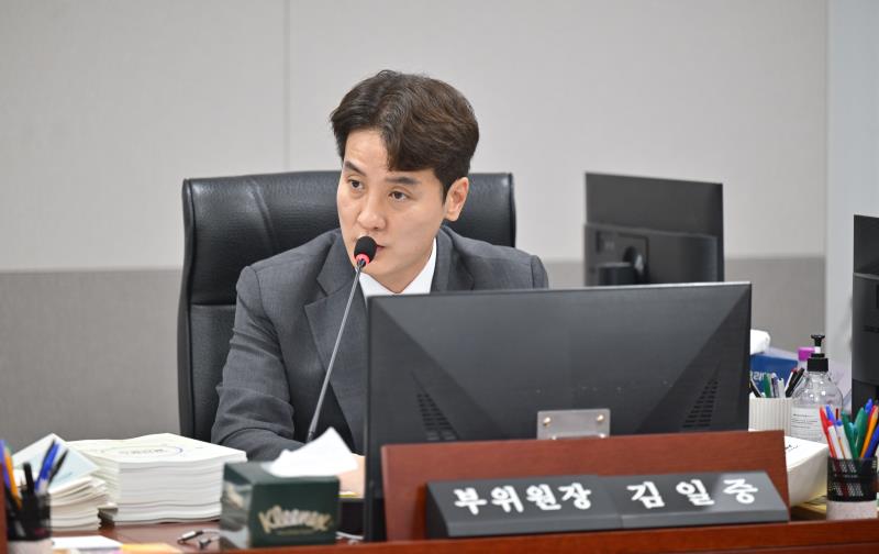제384회 임시회 제1차 경기도청예산결산특별위원회_10