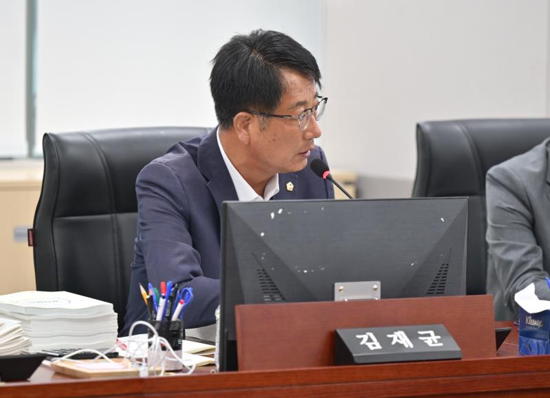 제384회 임시회 제1차 경기도청예산결산특별위원회_3