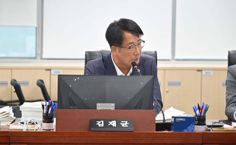 제384회 임시회 제1차 경기도청예산결산특별위원회_4
