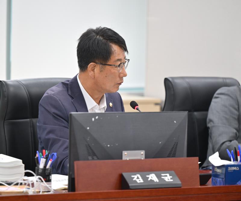 제384회 임시회 제1차 경기도청예산결산특별위원회_9