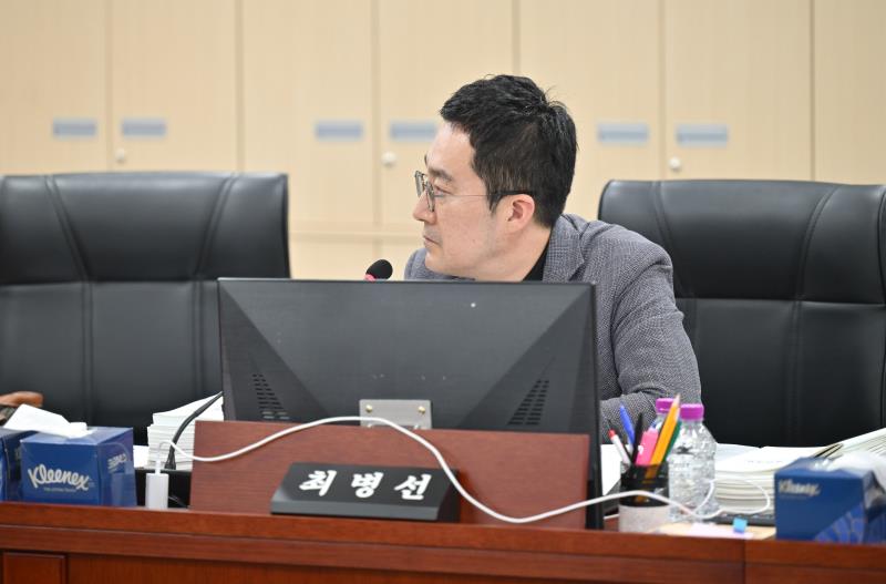 제384회 임시회 제1차 경기도청예산결산특별위원회_9