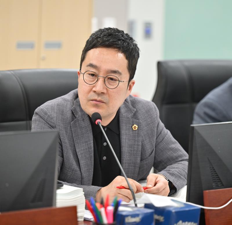 제384회 임시회 제1차 경기도청예산결산특별위원회_10