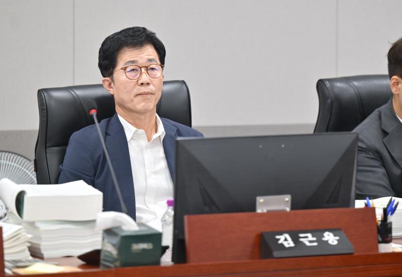 제384회 임시회 제1차 경기도청예산결산특별위원회_3