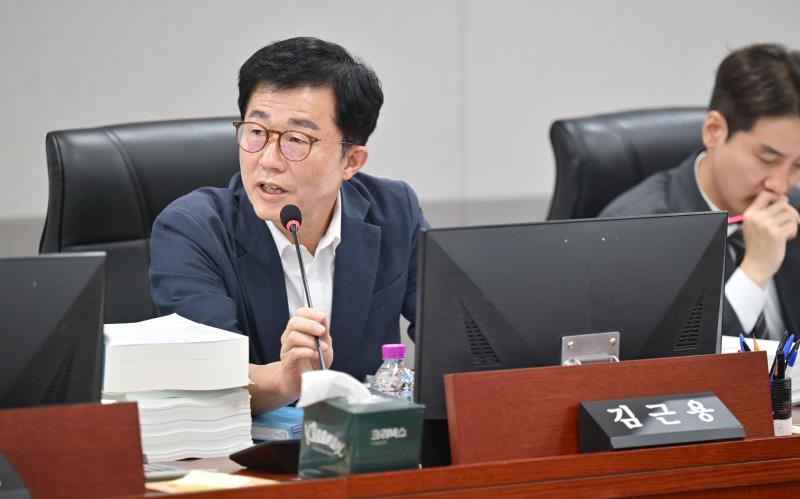 제384회 임시회 제1차 경기도청예산결산특별위원회_4