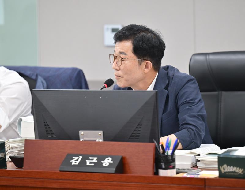 제384회 임시회 제1차 경기도청예산결산특별위원회_9