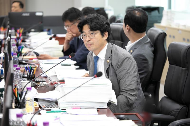 제384회 임시회 제2차 경기도청예산결산특별위윈회 _6