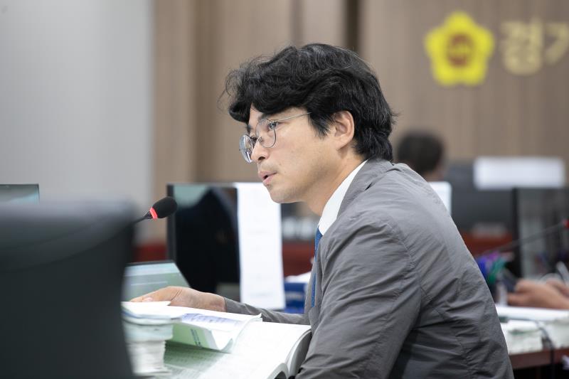 제384회 임시회 제2차 경기도청예산결산특별위윈회 _8