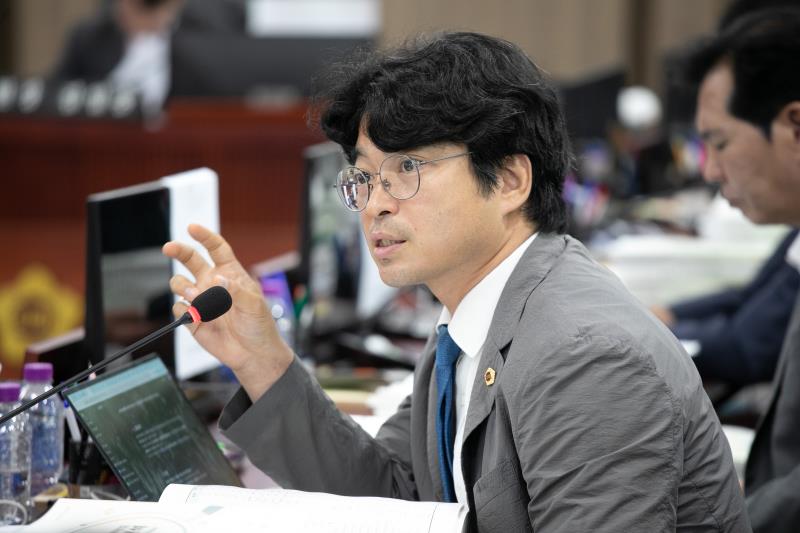 제384회 임시회 제2차 경기도청예산결산특별위윈회 _10