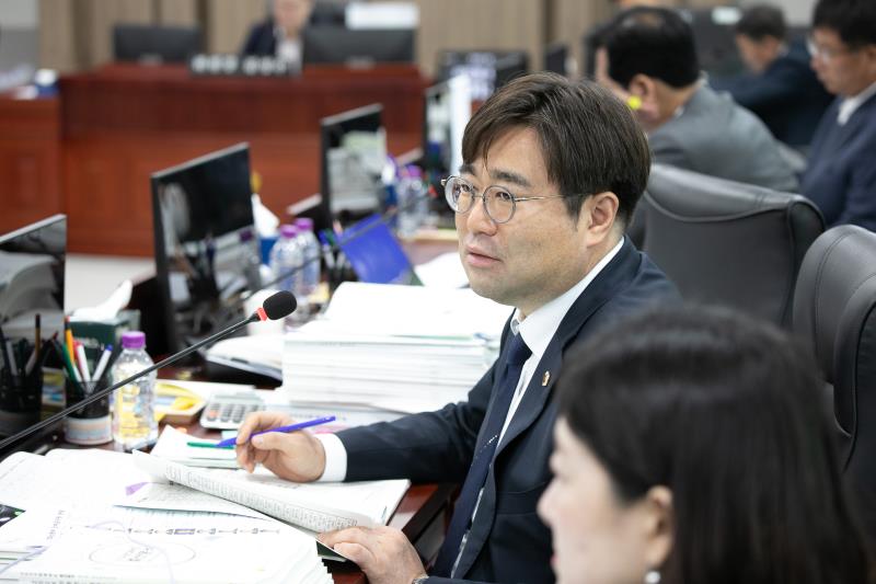 제384회 임시회 제2차 경기도청예산결산특별위윈회 _9