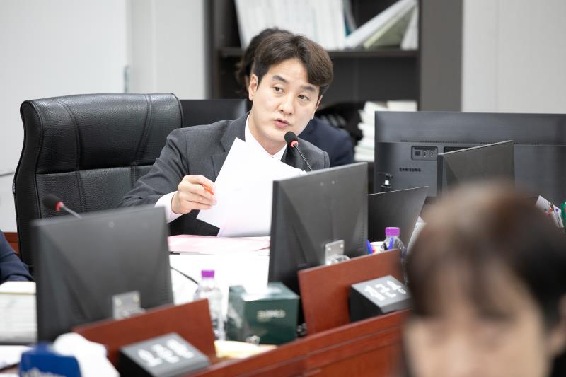 제384회 임시회 제2차 경기도청예산결산특별위윈회 _8
