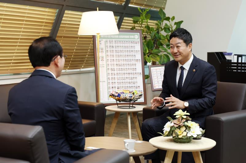 김진경 의장 김덕현 연천군수 접견_6
