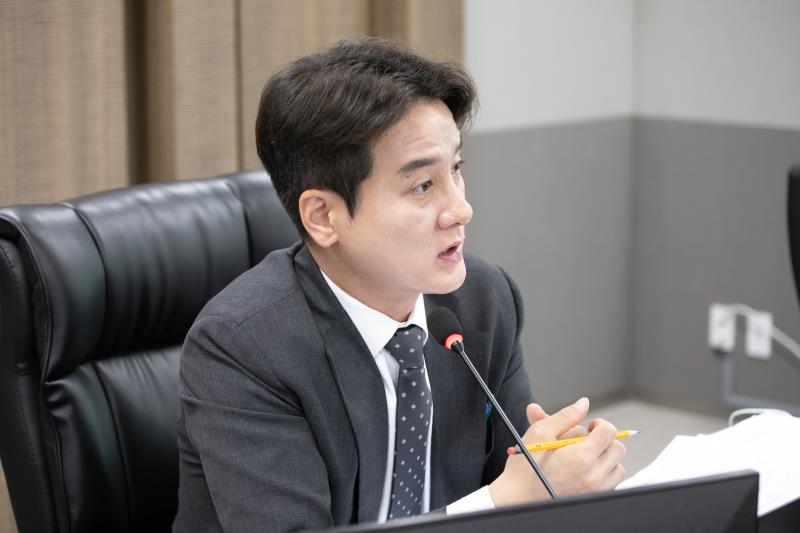 제384회 임시회 제3차 경기도청예산결산특별위윈회_8