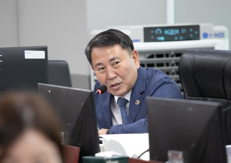 제384회 임시회 제3차 경기도청예산결산특별위윈회_8