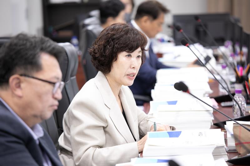 제384회 임시회 제3차 경기도청예산결산특별위윈회_9