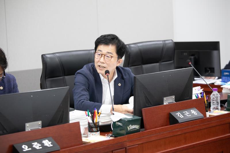 제384회 임시회 제3차 경기도청예산결산특별위윈회_4