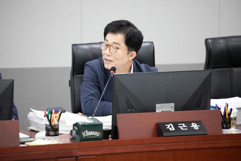 제384회 임시회 제3차 경기도청예산결산특별위윈회_6