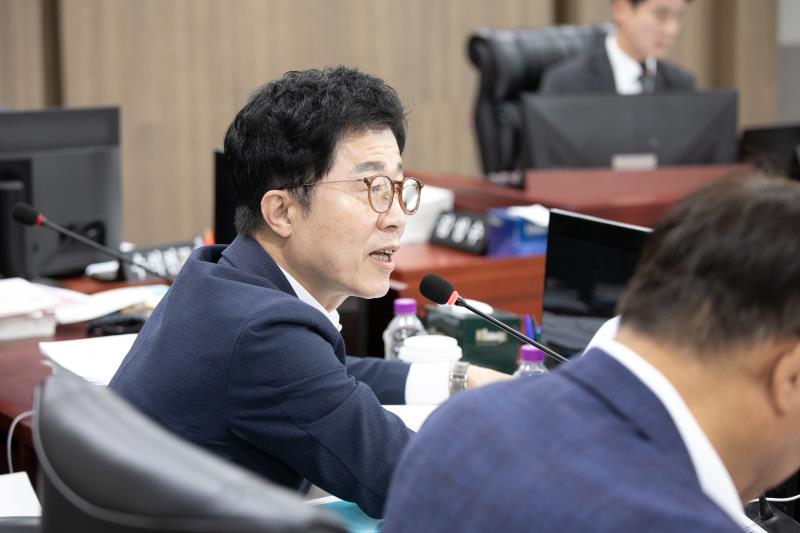 제384회 임시회 제3차 경기도청예산결산특별위윈회_8