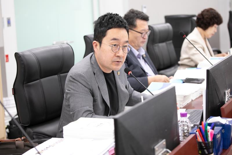 제384회 임시회 제3차 경기도청예산결산특별위윈회_4
