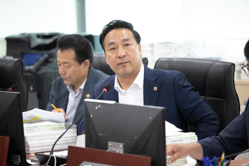 제384회 임시회 제3차 경기도청예산결산특별위윈회_4