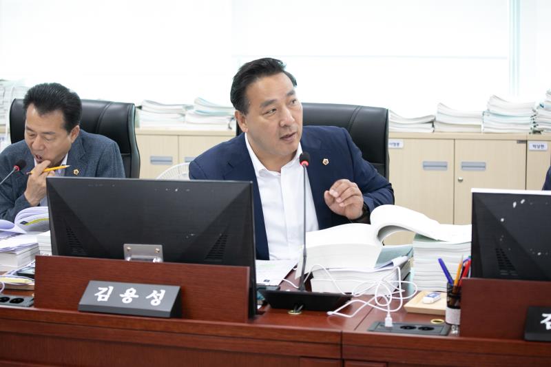 제384회 임시회 제3차 경기도청예산결산특별위윈회_5