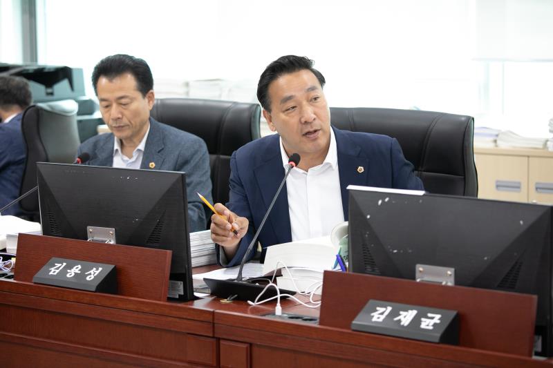 제384회 임시회 제3차 경기도청예산결산특별위윈회_8