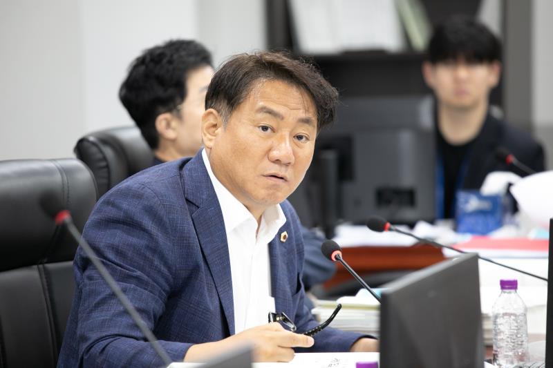 제384회 임시회 제3차 경기도청예산결산특별위윈회_4