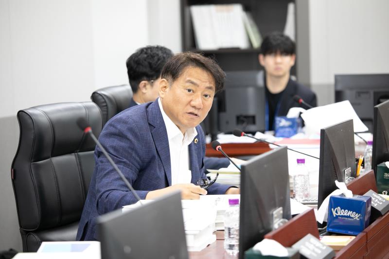제384회 임시회 제3차 경기도청예산결산특별위윈회_5