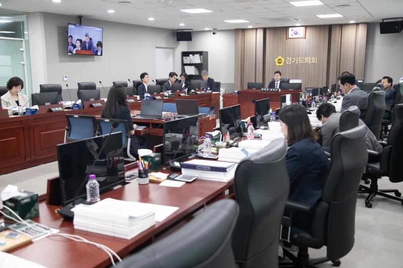 제384회 임시회 제3차 경기도청예산결산특별위윈회_8